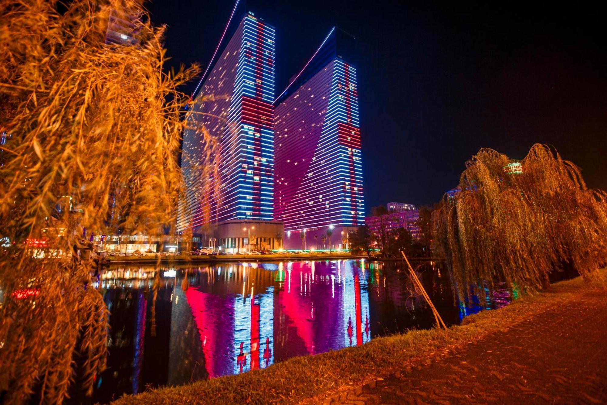 P A N O R A M A A P R T H T E L Orbi With Sea View Otel Batum Dış mekan fotoğraf